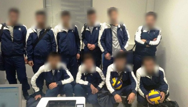 В Греции арестовали группу мигрантов, назвавшихся украинскими волейболистами