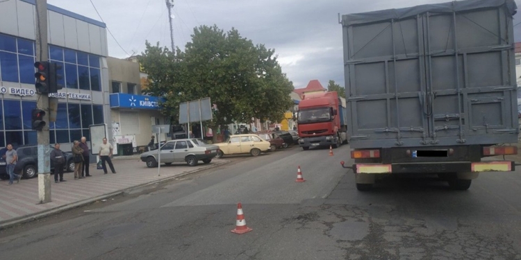 В Вознесенске 80-летний старик погиб под колесами грузовика MAN (ФОТО)