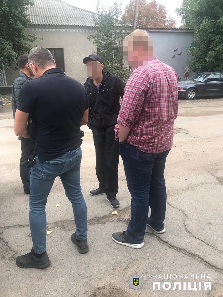 Николаевская полиция выдворяет из Украины гражданина Грузии, только что вышедшего из Арбузинской колонии (ФОТО) 1