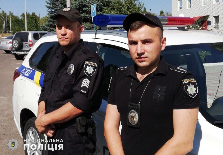 На Николаевщине рецедивист при задержании пытался выбросить заложницу с балкона и ранил полицейского (ФОТО) 3