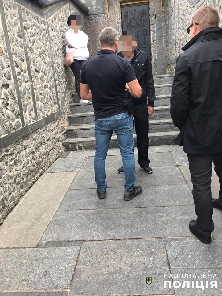 Николаевская полиция выдворяет из Украины гражданина Грузии, только что вышедшего из Арбузинской колонии (ФОТО) 3