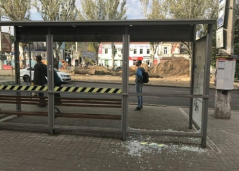 Вандалы добрались до еще одной остановки в Николаеве. Возбуждено уголовное дело (ФОТО)