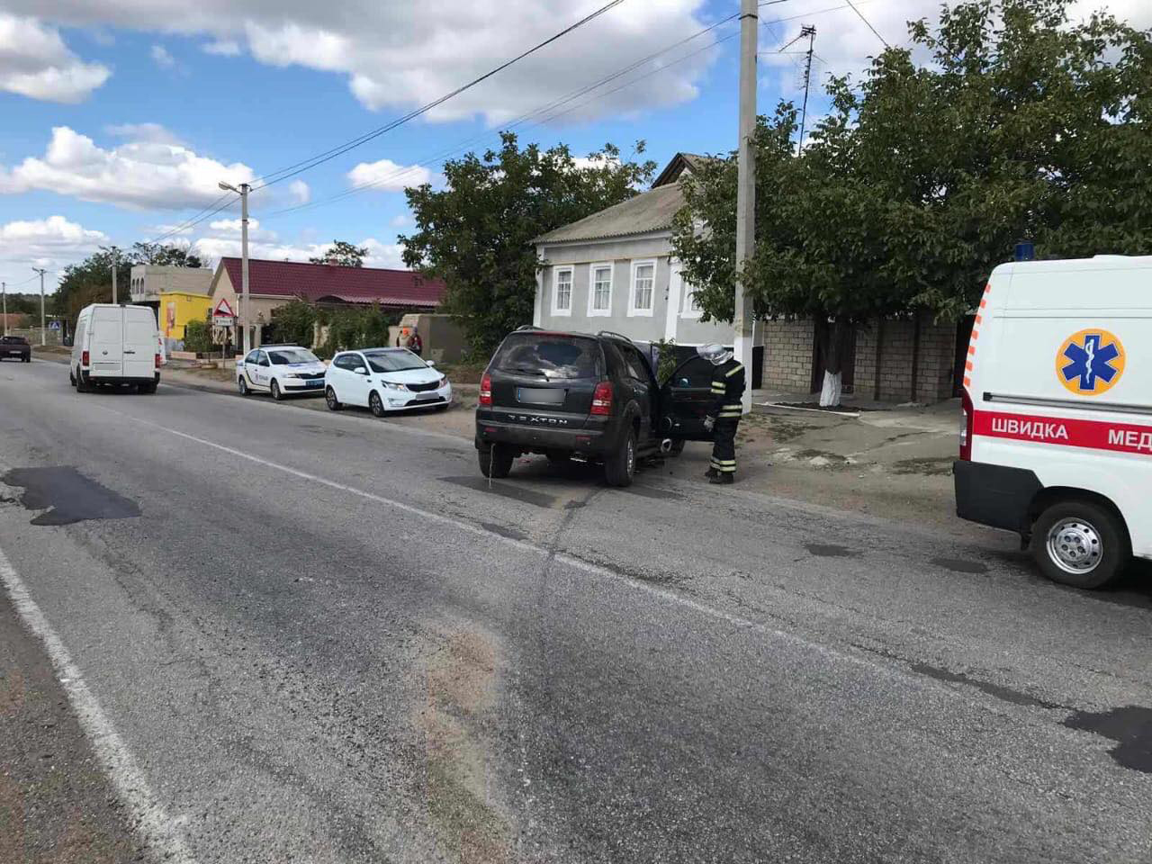 На Николаевщине водитель внедорожника врезался в частный дом