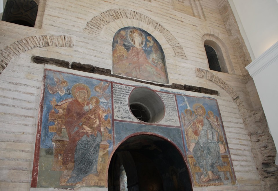 В Киеве открыли отреставрированную церковь 12 века - 100 метров древнерусской фрески (ФОТО) 3