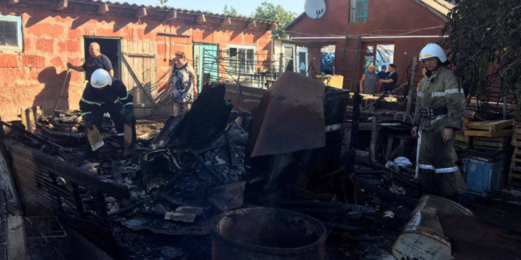 За сутки на Николаевщине горели 6 хозпостроек и один жилой дом (ФОТО)