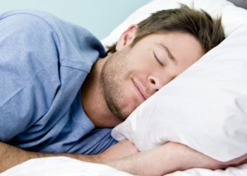 Ученые: дневной сон дважды в неделю снижает риск инфаркта и инсульта в два раза