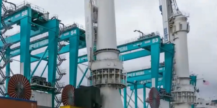 В Украине изготовили и уже отгрузили 79 портовых кранов для пятого по величине порта США (ВИДЕО)