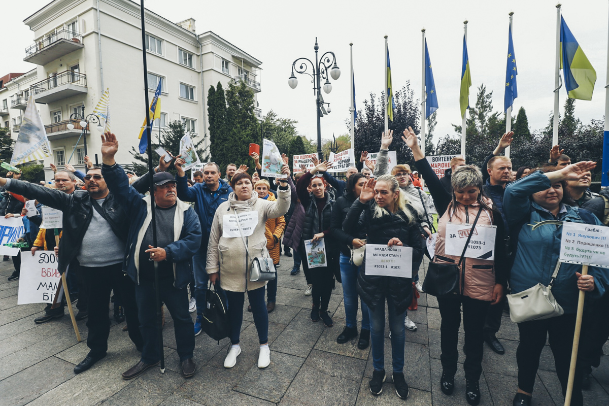 “Пойдем кофе пить”. На Банковой злые предприниматели звали Зеленского, а ресторатора Тищенко прогнали (ФОТО, ВИДЕО)