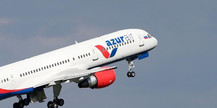 В РФ самолет совершил аварийную посадку: почти 50 пострадавших