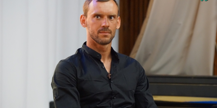 Николаевский спортсмен проплыл почти 1000 километров по Днепру, теперь намерен преодолеть Черное море