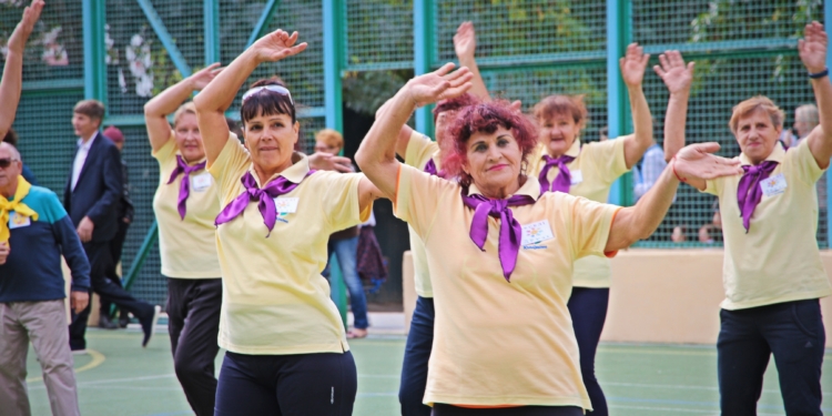 В Николаеве началась первая городская спартакиада для горожан в возрасте 60+ (ФОТО)