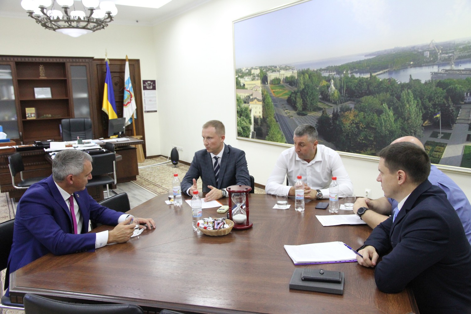 Сенкевич обсудил с председателем АМПУ Вецкагансом строительство «современного терминала накопления большегрузного транспорта»