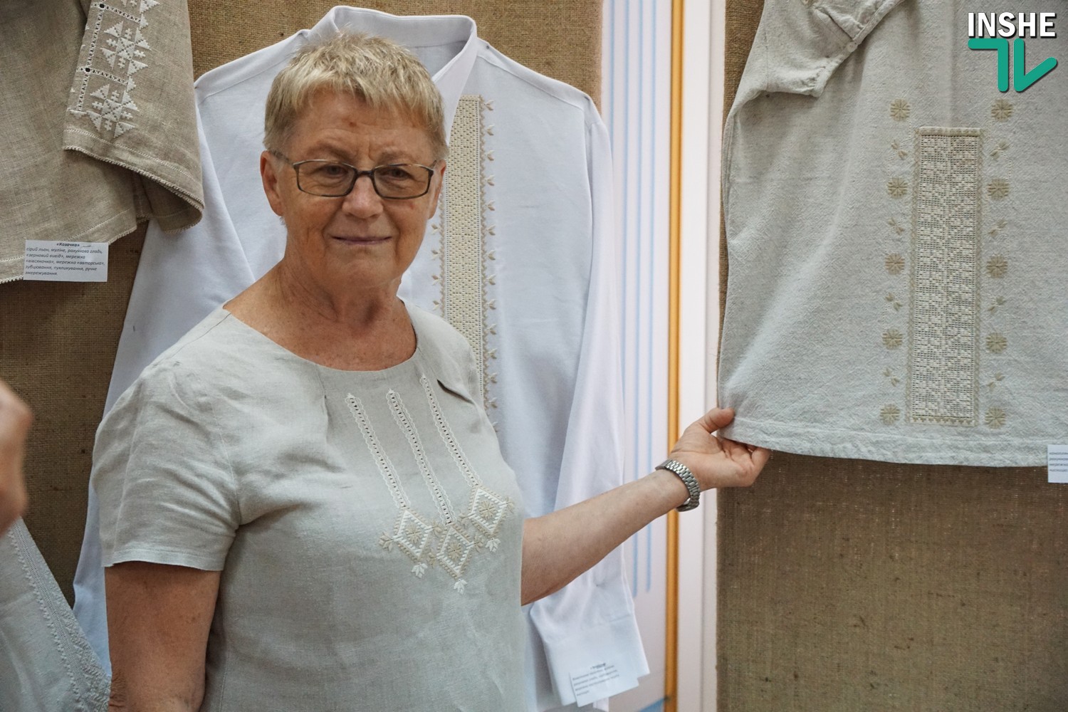 «Словно ювелирное изделие делаешь»: народная мастерица из Первомайска показала коллекцию авторских вышиванок и рушников (ФОТО)