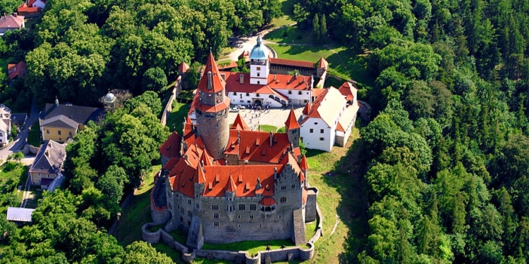 В Чехии Тевтонский орден не смог отсудить замок Боузов