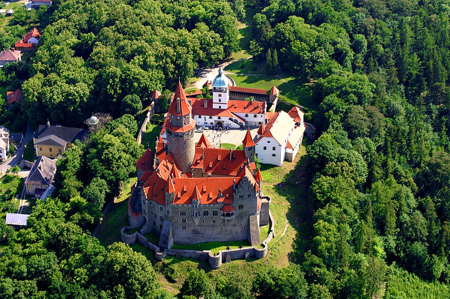 В Чехии Тевтонский орден не смог отсудить замок Боузов 1