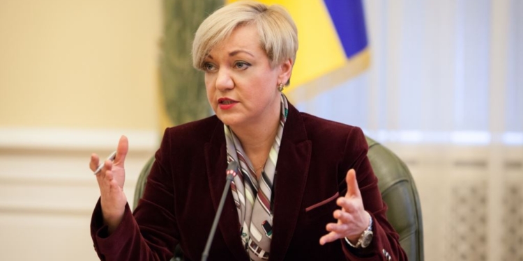 Гонтарева назвала “чушью” намеки Коломойского по поводу поджигателя ее дома