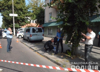 В Житомире вооруженная банда напала на инкассаторскую машину, один человек ранен