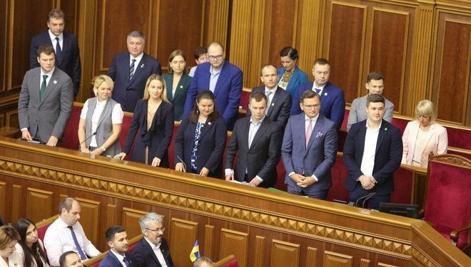 Чем богаты министры Зеленского: квартиры, машины и запасы валюты в декларациях