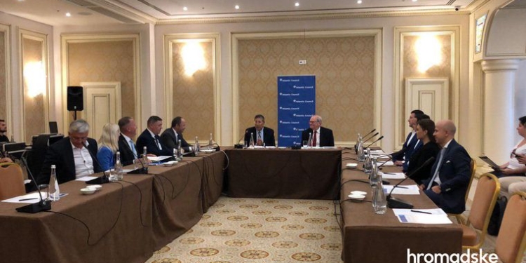 Не все. Представители крупного бизнеса подписали меморандум о принципах предпринимательства