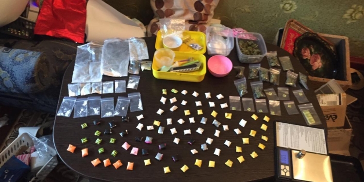 Наркотики прятали в орехах. В Николаеве задержали банду наркоторговцев (ФОТО, ВИДЕО)