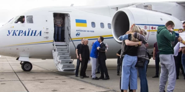 Освобожденным из плена украинцам выплатят по 100 тыс.грн.