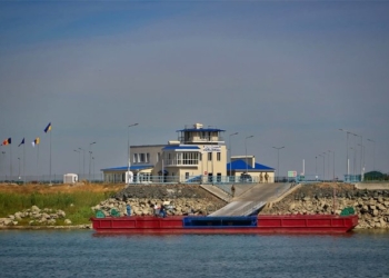 Из Украины в Румынию и обратно. Заработала паромная переправа через Дунай (ФОТО)