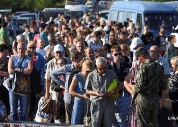 Переселенцев с Донбасса и Крыма за год стало меньше на 100 тысяч