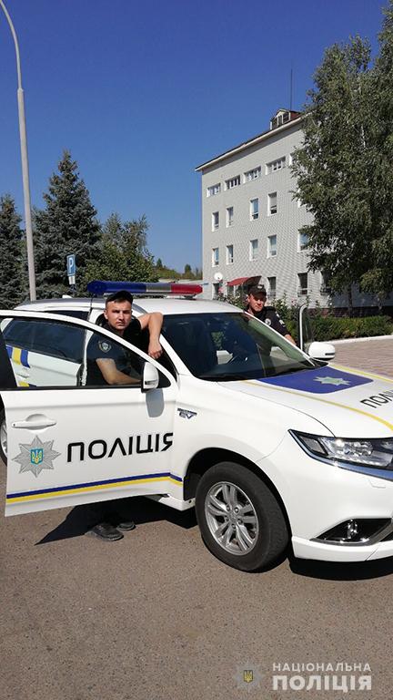 На Николаевщине рецедивист при задержании пытался выбросить заложницу с балкона и ранил полицейского (ФОТО) 1
