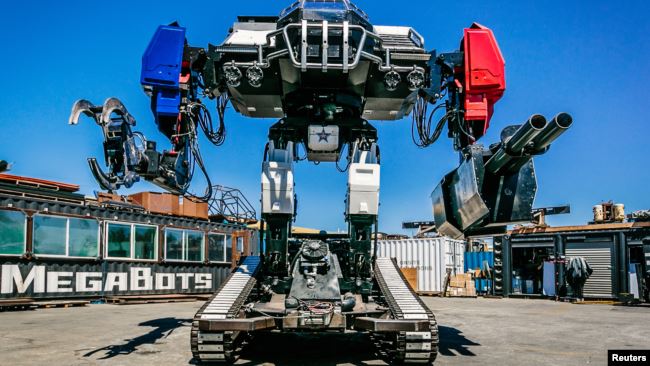 Терминатор на распродаже: компания из США выставила на торги гигантского боевого робота 1