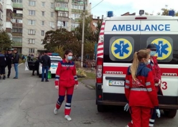 Массовое отравление в Черкассах: в подвале многоэтажки “травили” насекомых, 7 человек в больнице