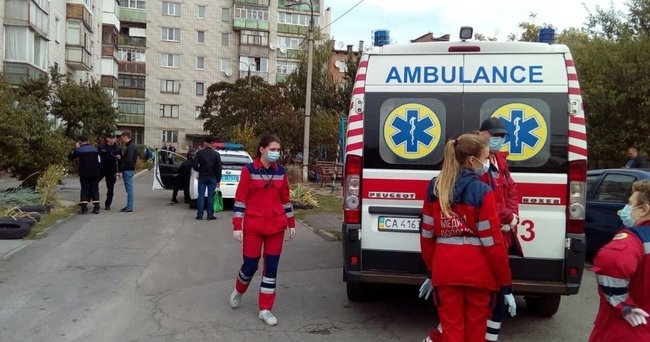 Массовое отравление в Черкассах: в подвале многоэтажки “травили” насекомых, 7 человек в больнице