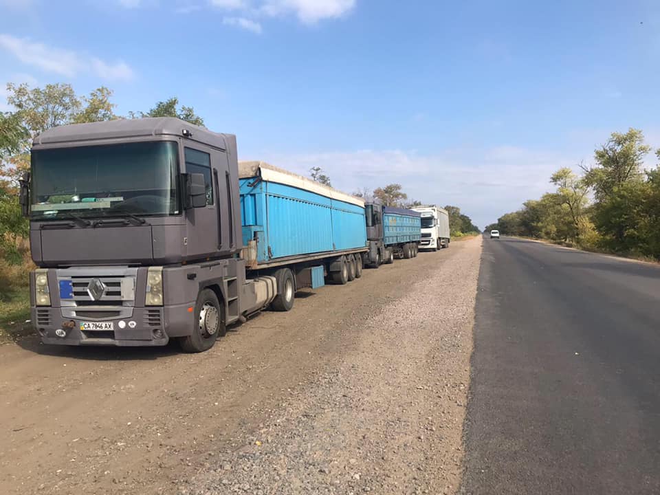 Водитель грузовика гранитного карьера, принадлежащего "слуге народа" Негулевскому, отказывался проходить ГВК - у него обнаружили перегруз (ФОТО) 11