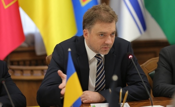 В армии будут создавать образцовые части для борьбы с “совком” – министр