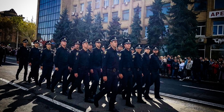 В Николаеве охрану общественного порядка во время праздничных мероприятий будут обеспечивать 130 полицейских и 60 членов общественных формирований