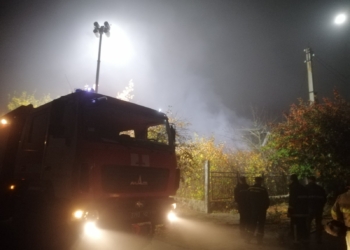 В Первомайске за одно утро потушили горевшие жилой дом и вагончик (ФОТО)