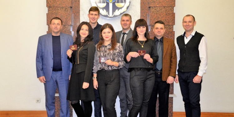 В Николаевской прокуратуре – пополнение: 8 молодых прокуроров получили служебные удостоверения (ФОТО)