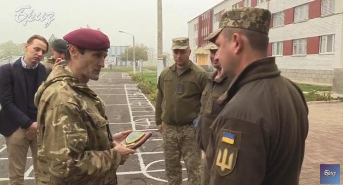 Командующий Полевой Армии Великобритании побывал на николаевском полигоне «Широкий лан» (ВИДЕО)