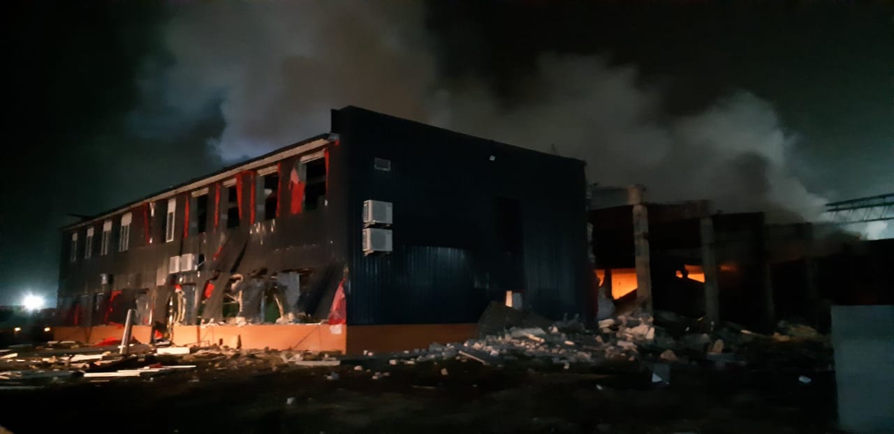 В Днепре произошел взрыв на складе маслоэкстракционного завода «Потоки» – склад разрушен (ФОТО, ВИДЕО)