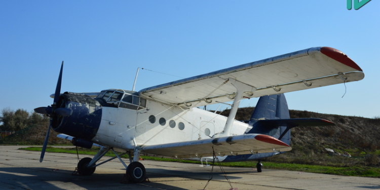 В Николаеве бригаде морской авиации адвокат подарил самолет (ФОТО, ВИДЕО)