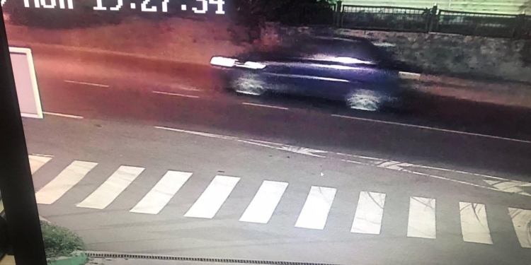 Полиция просит помочь в розыске автомобиля и водителя, который у Первомайской РГА сбил пешехода и скрылся с места ДТП (ФОТО)