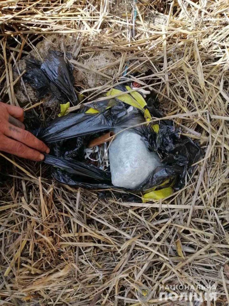 На Николаевщине искатель металлолома нашел 1,5 кг пластида, взрыватели и электродетонаторы (ФОТО) 1
