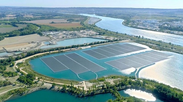 Во Франции открыли самую большую в Европе плавучую солнечную электростанцию (ФОТО) 1