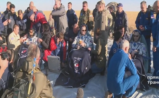 В Казахстане приземлился корабль Союз с тремя членами экипажа МКС