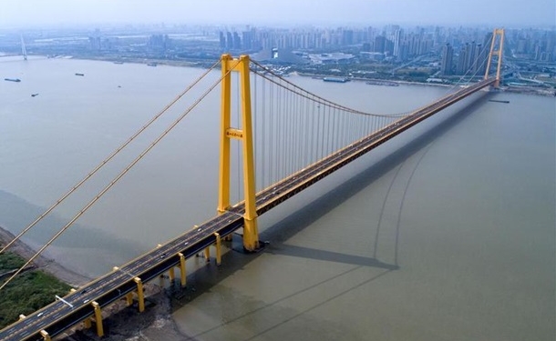 В Китае открыли самый длинный в мире двухэтажный автомобильный мост