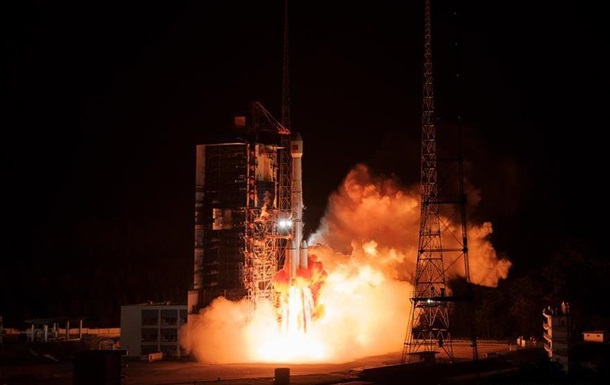 Китай вывел на орбиту экспериментальный спутник 1