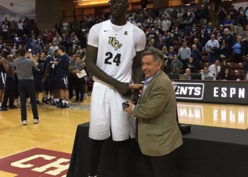 Баскетболист НБА получил сотрясение мозга, ударившись о потолок