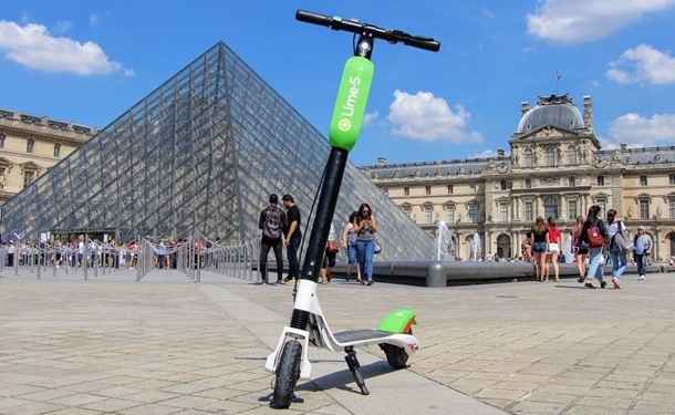 Во Франции ввели правила и штрафы для электросамокатов