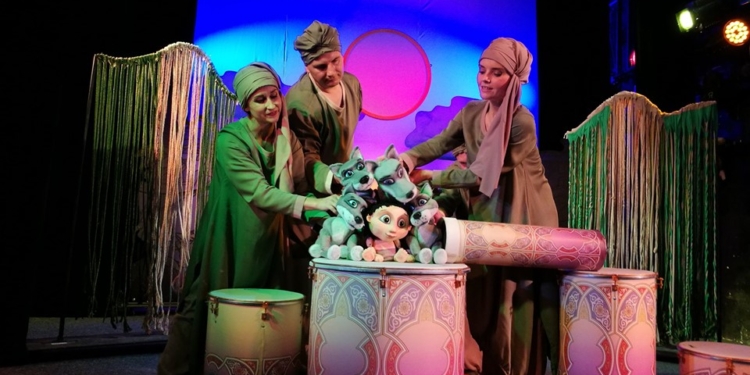 “Не особливий, а – особистість!..”: в Николаеве поставили спектакль на жестовом языке (ФОТО)