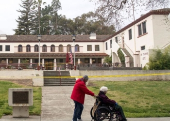 В Колумбии 81-летняя бабушка перевозила в инвалидной коляске 17 кг кокаина