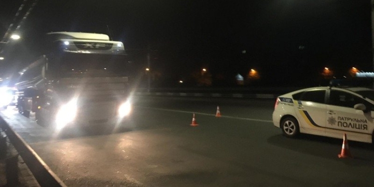 На Ингульском мосту столкнулись три автомобиля